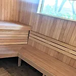 דירה Luxurious, Spacious Apartment, Sauna Included