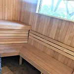 דירה Luxurious, Spacious Apartment, Sauna Included *