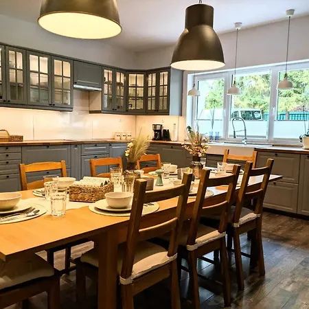 Διαμέρισμα Luxurious, Spacious Apartment, Sauna Included