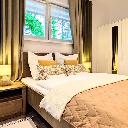 Διαμέρισμα Luxurious, Spacious Apartment, Sauna Included *