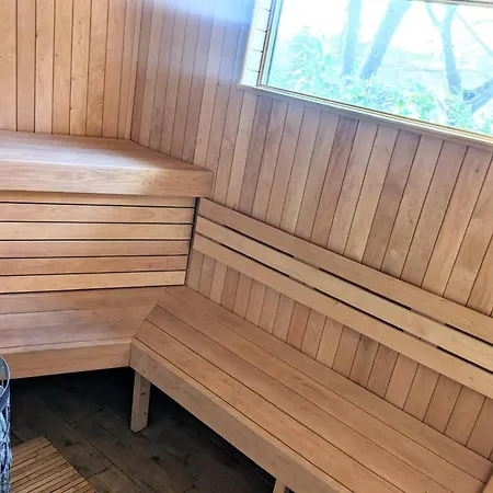 Διαμέρισμα Luxurious, Spacious Apartment, Sauna Included *