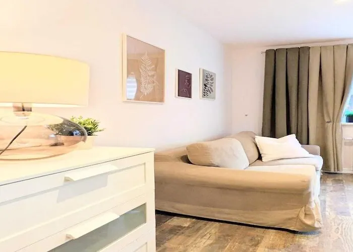 Luxurious, Spacious Apartment, Sauna Included شقة كولوبرزيغ